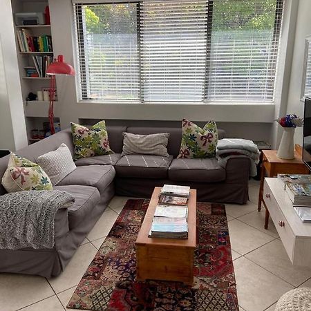 Modern, Centrally Located Dorp Street Apartment Stellenbosch Eksteriør bilde