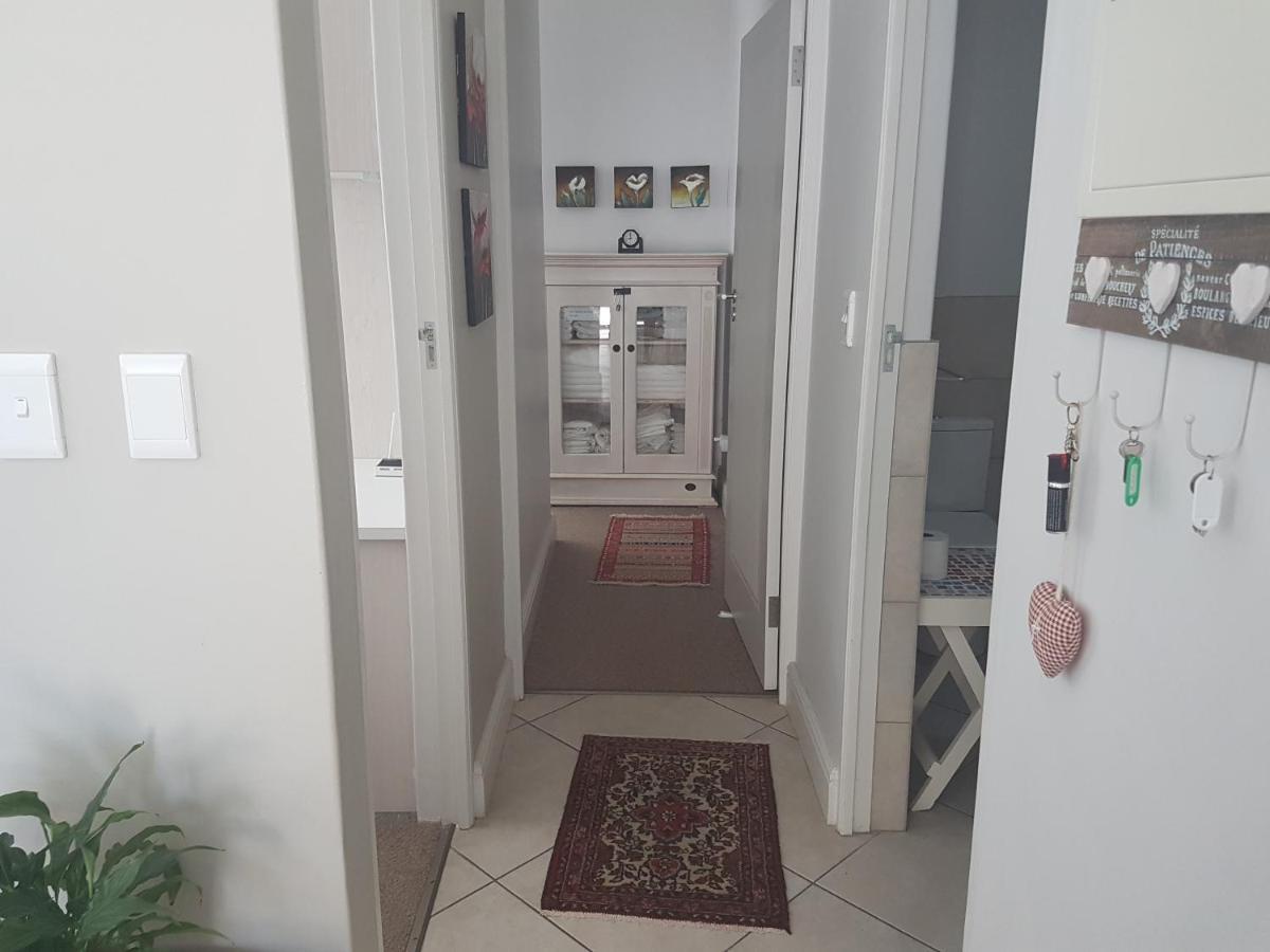 Modern, Centrally Located Dorp Street Apartment Stellenbosch Eksteriør bilde