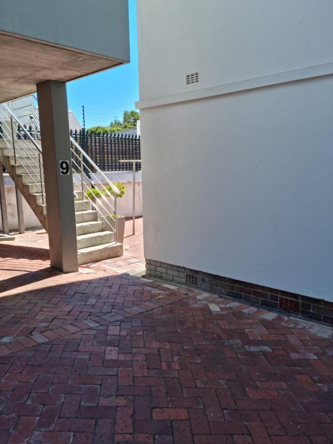 Modern, Centrally Located Dorp Street Apartment Stellenbosch Eksteriør bilde