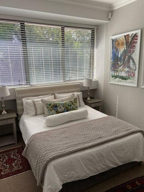 Modern, Centrally Located Dorp Street Apartment Stellenbosch Eksteriør bilde