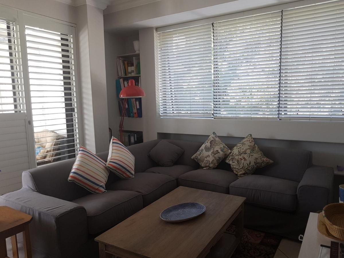 Modern, Centrally Located Dorp Street Apartment Stellenbosch Eksteriør bilde