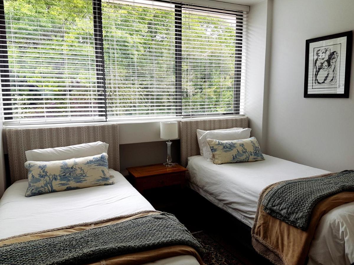 Modern, Centrally Located Dorp Street Apartment Stellenbosch Eksteriør bilde