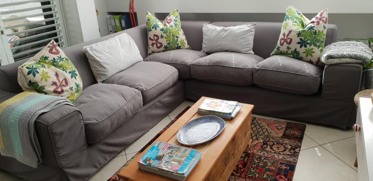 Modern, Centrally Located Dorp Street Apartment Stellenbosch Eksteriør bilde